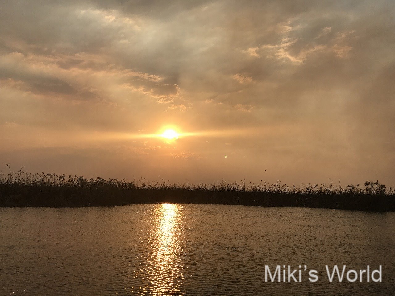カバンゴ川の夕日